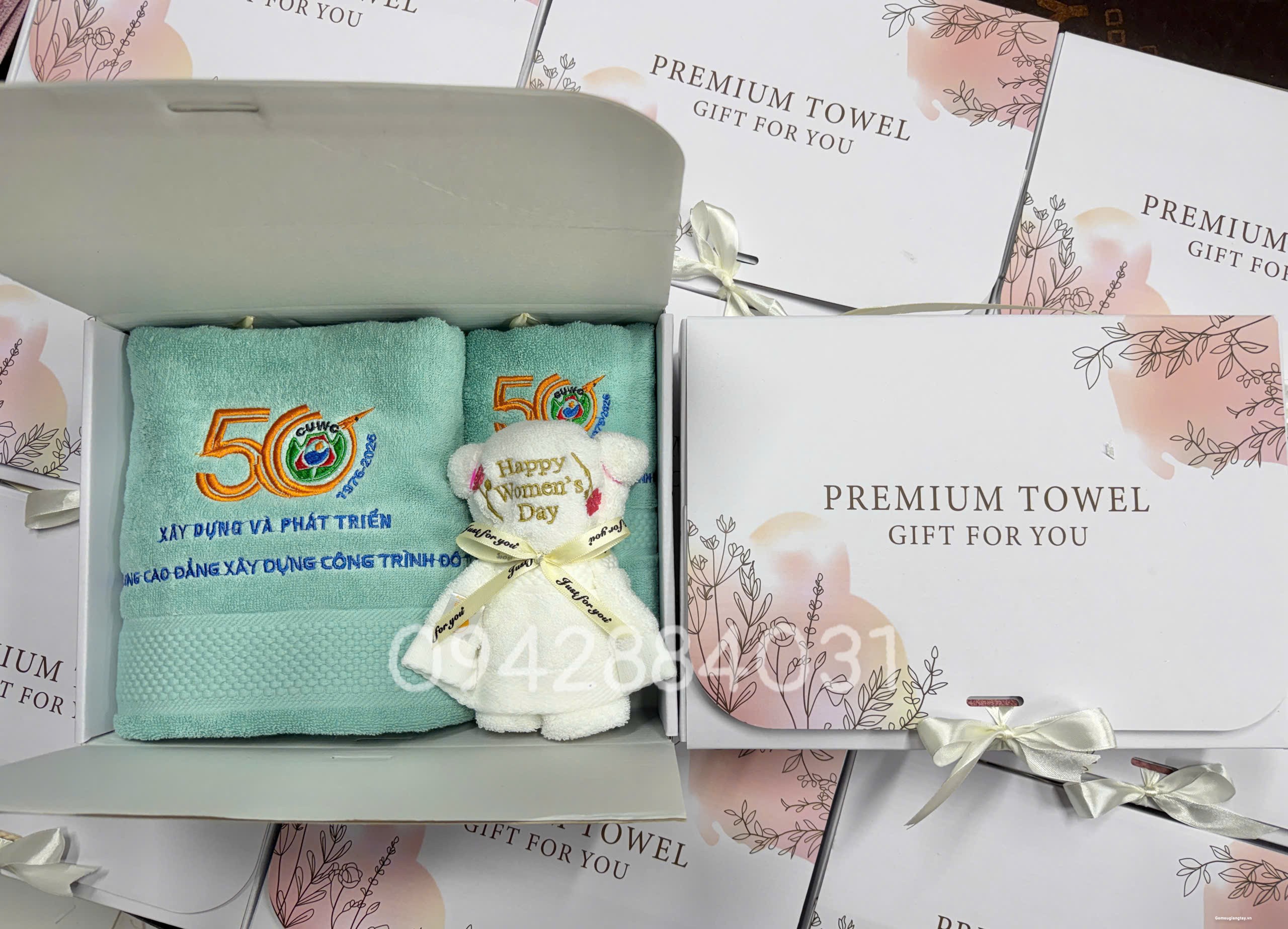 HỘP KHĂN QUÀ TẶNG GIAO VIÊN NHÂN DỊP 20/10 